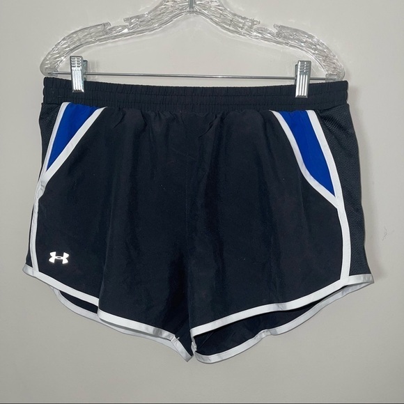 Under Armor Woman Shorts Size L ! - Picture 5 of 6